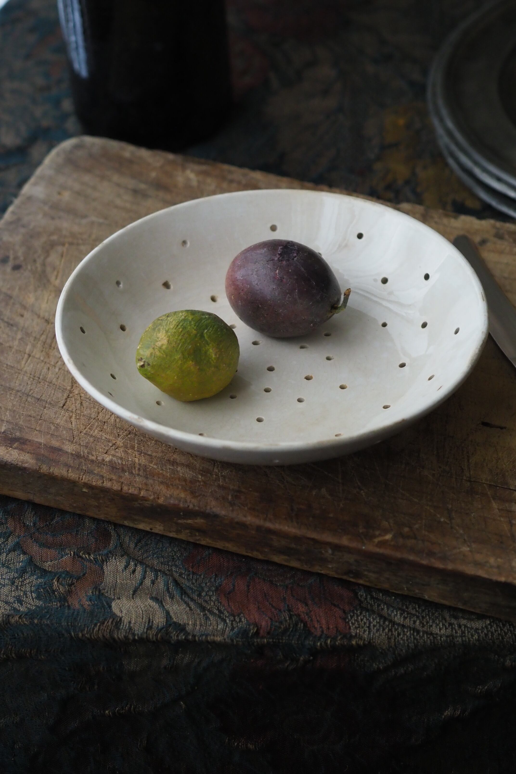 クレイユモントローの水切りボウル-antique pottery colander クレイユモントローの水切りボウル-antique pottery colander
