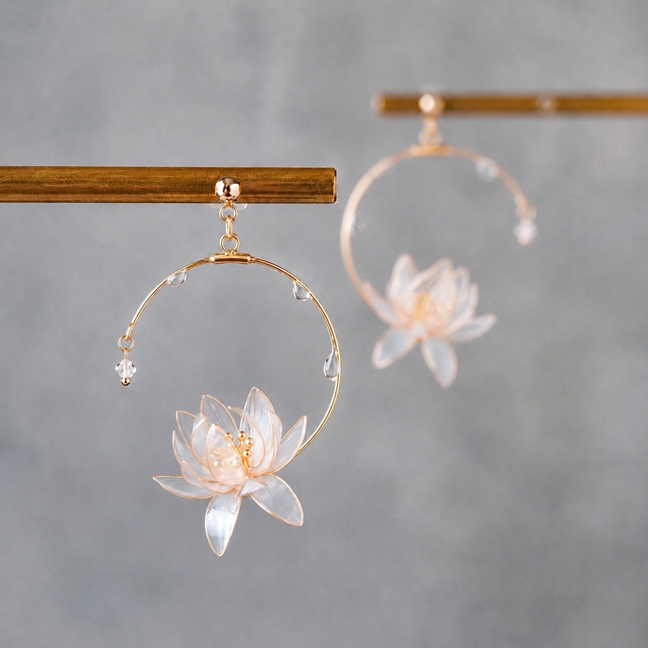初夏を彩る睡蓮 | Lilly earrings