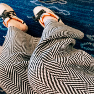 【送料無料】 2色 ワイドパンツ 色 フレア Aライン ボトム ロング ウール 厚手生地 あったか かわいい 大人可愛い 大人女子 綺麗 シンプル カジュアル 大人 おしゃれ お洒落 こなれ感 ラフ コンサバ 着痩せ ヘルシー 冬 10代 20代 30代 40代 レディース 女性用 ママ デート お出かけ 女子会 お呼ばれ 休日 お茶会 授業参観 着回し 普段使い ファッション スタイル 楽ちん 体型カバー プチプラ デイリーユース オーバーシルエット 垢抜け 動きやすい