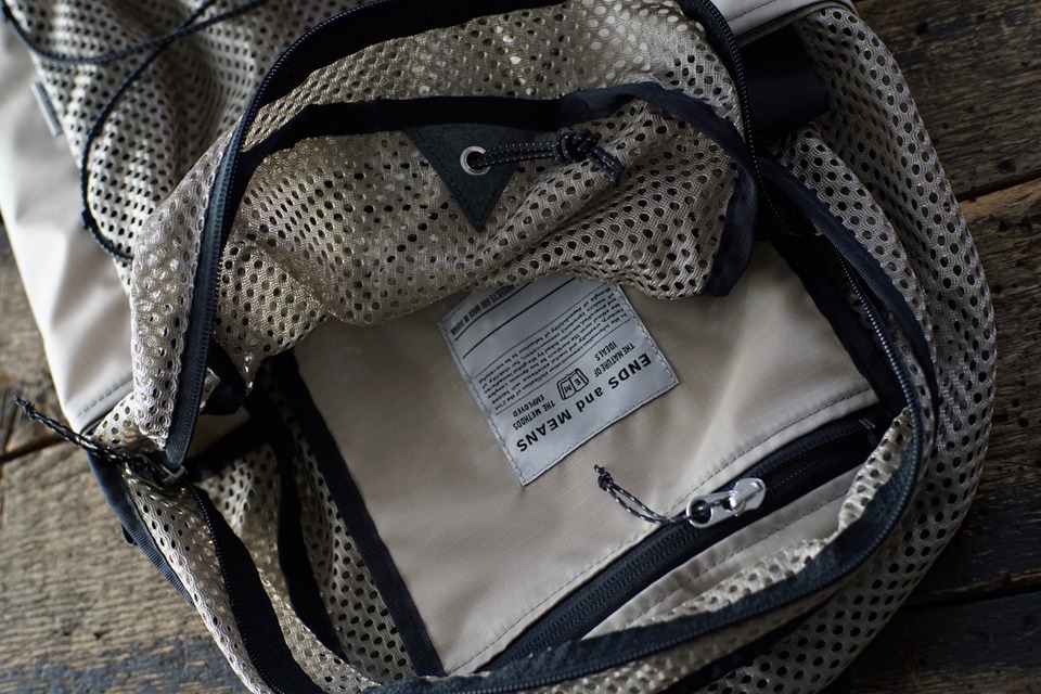 ENDS and MEANS / Mesh Back Pack | iremono