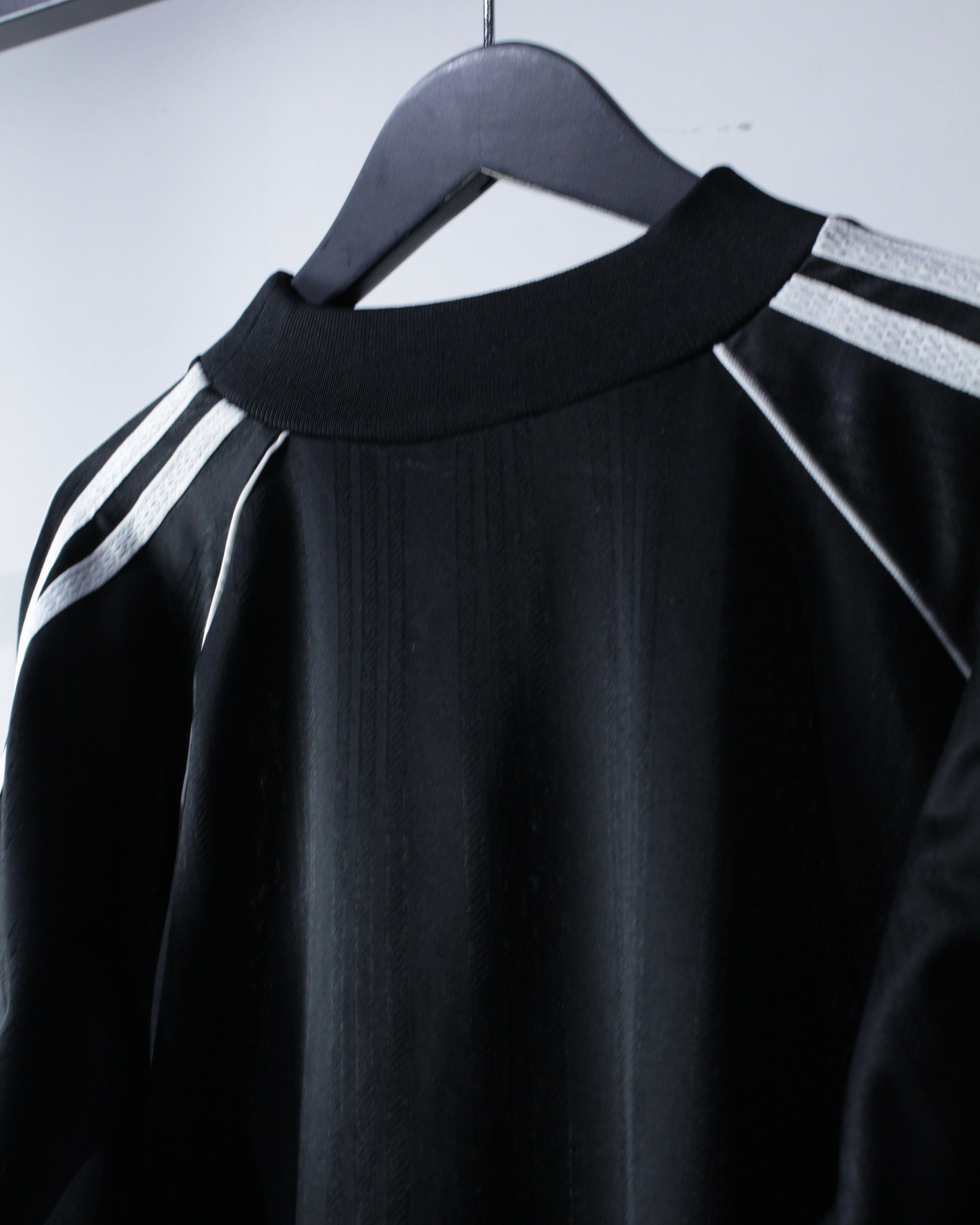 Caka BLACK】“adidas”Monotone Loose Goalkeeper Shirt | Caka(カカ