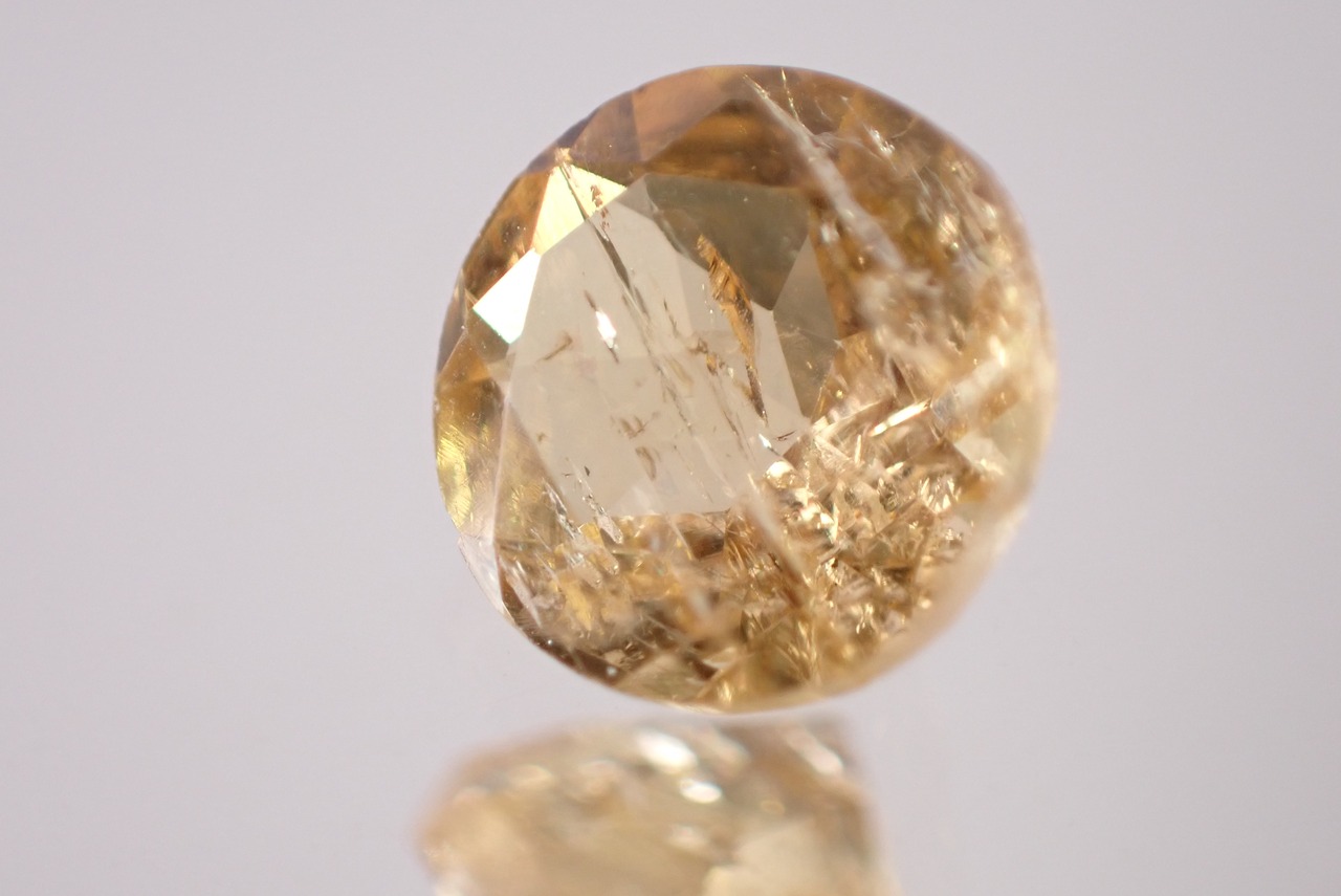 インペリアルトパーズ　0.99ct　[E10-15]