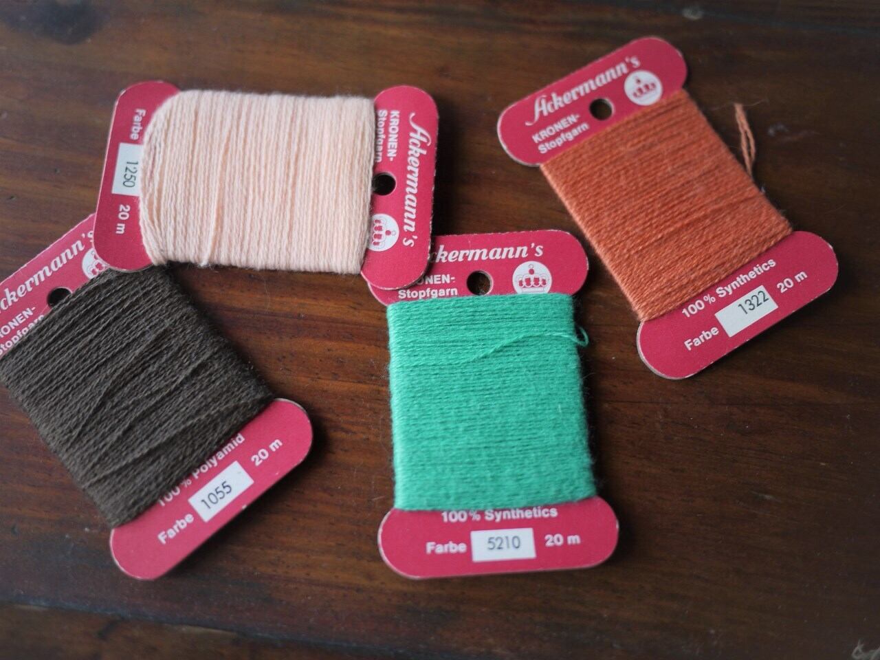 毛糸刺繍糸4巻 極細毛糸繍糸 ドイツヴィンテージc