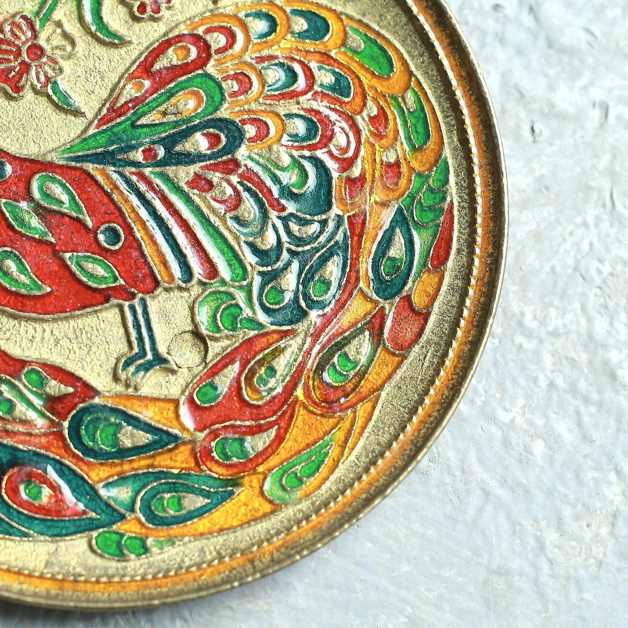 金属製 孔雀の飾り皿 ヴィンテージ プレート｜鮮やかな色彩とエキゾチックな装飾 1