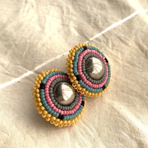 ＜316Ｌ＞Bead embroidery earrings ✳︎M クリームイエロー