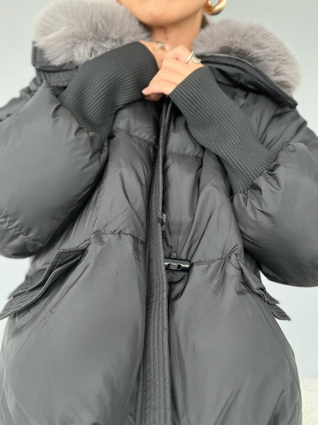 Black) B.MARIA Eco-Fur Collar Pear Silhouette Jacket | MARIA