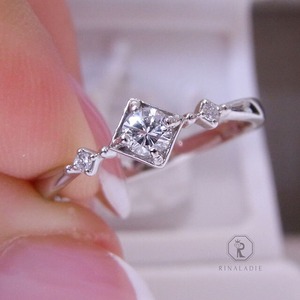 大特価Pt950天然ダイヤモンド0.16ct一粒スクエアリング