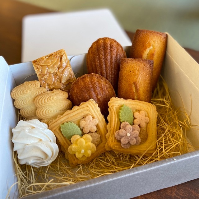 お花のお菓子と人気の焼き菓子セット （サイズS）