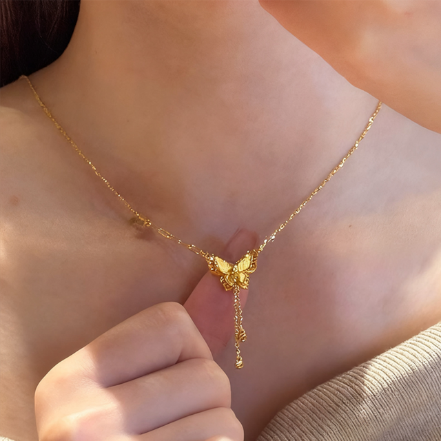 tomr優雅に揺れる蝶ネックレス