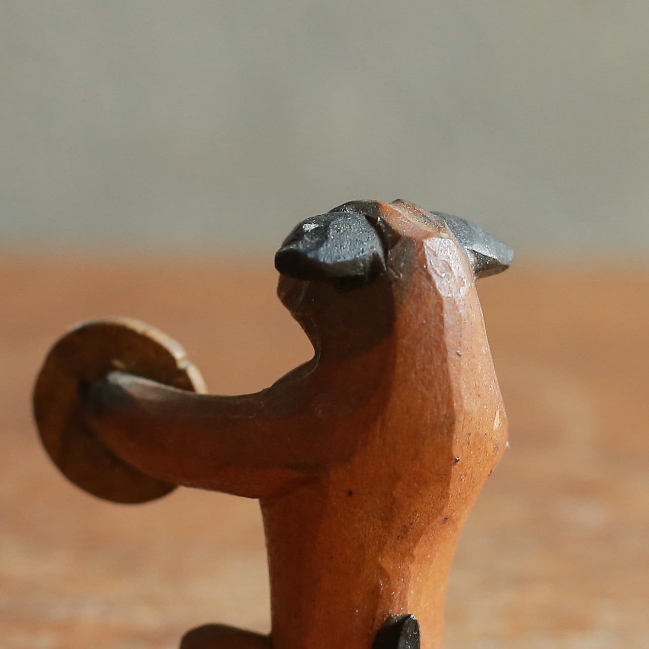 一生懸命演奏する、小さなイヌの音楽隊 2