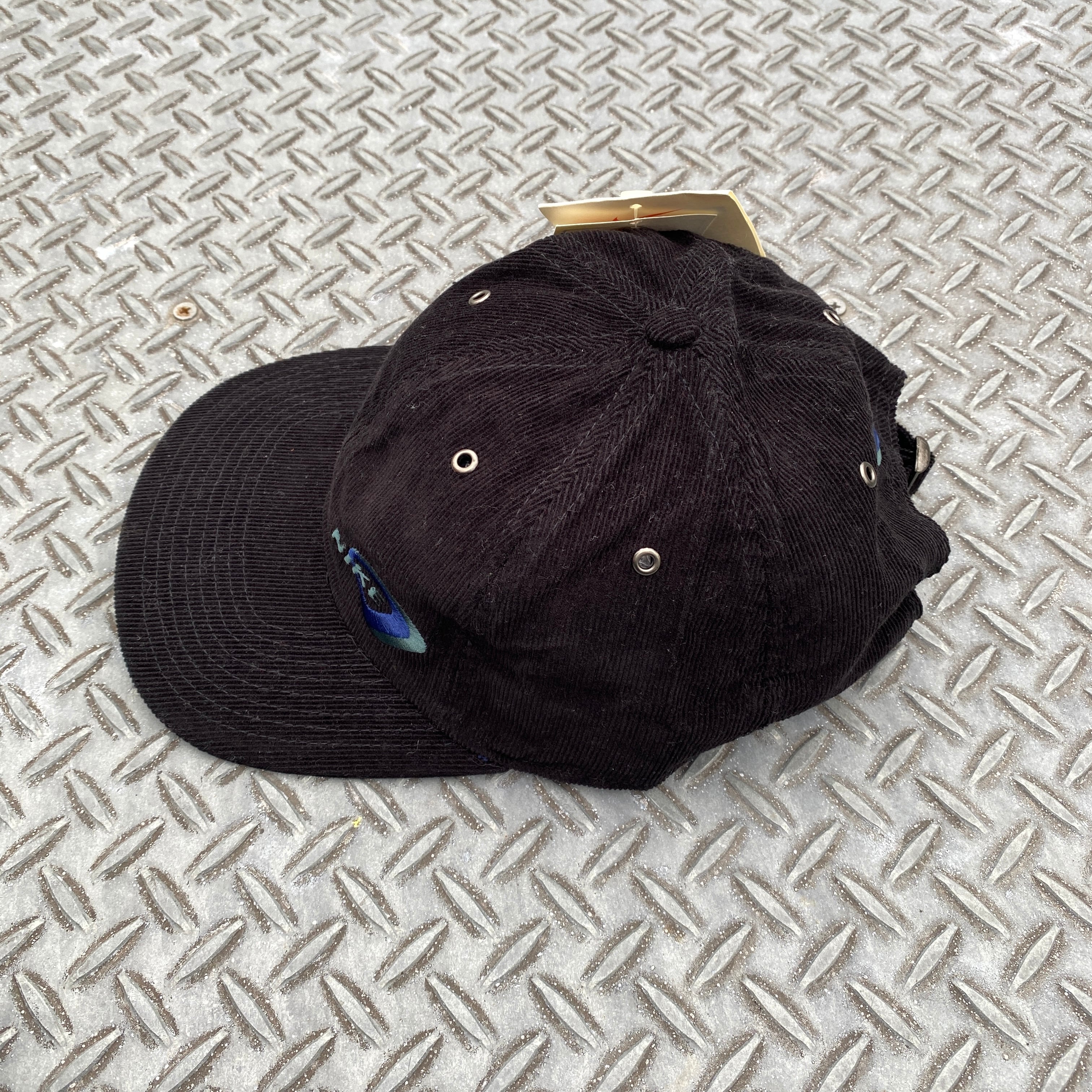 90s NIKE Deadstock Black Corduroy Cap / Delta Embroidery