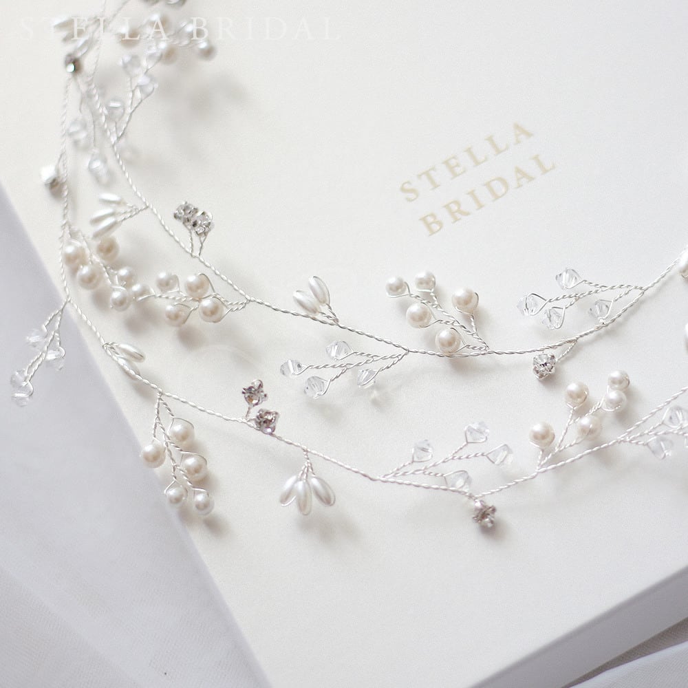 スワロ使用 パールとビジューの小枝ヘッドドレス エクストラロング シルバー｜ウェディングヘアアクセサリー | STELLA BRIDAL -  オシャレ花嫁さま御用達ウェディングアクセサリーショップ ＜ステラブライダル＞