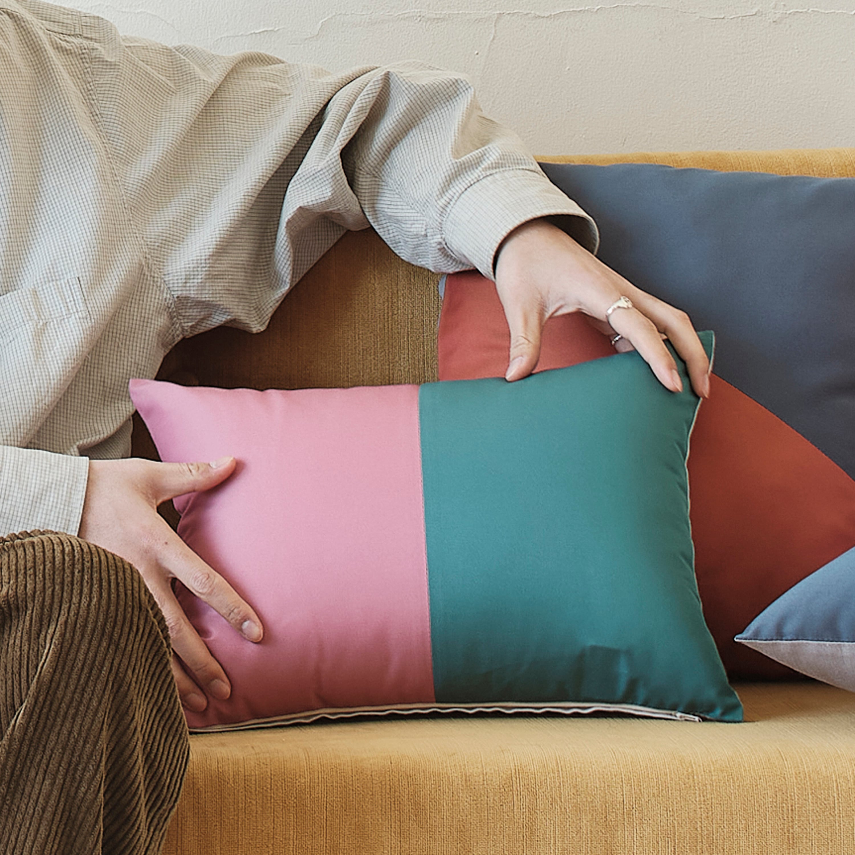 ジオ クッション カバー "ピンク" 40x30cm