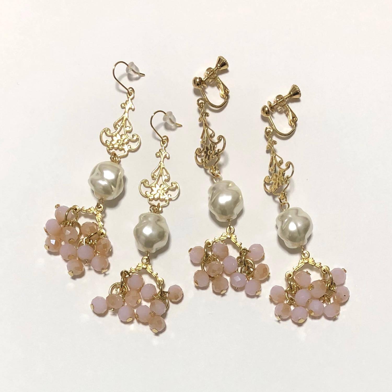 パールビーズとジャラジャラピンクビーズの〈ピアス/イヤリング