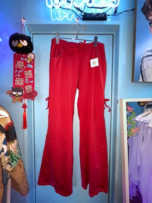 赤 デザインパンツ