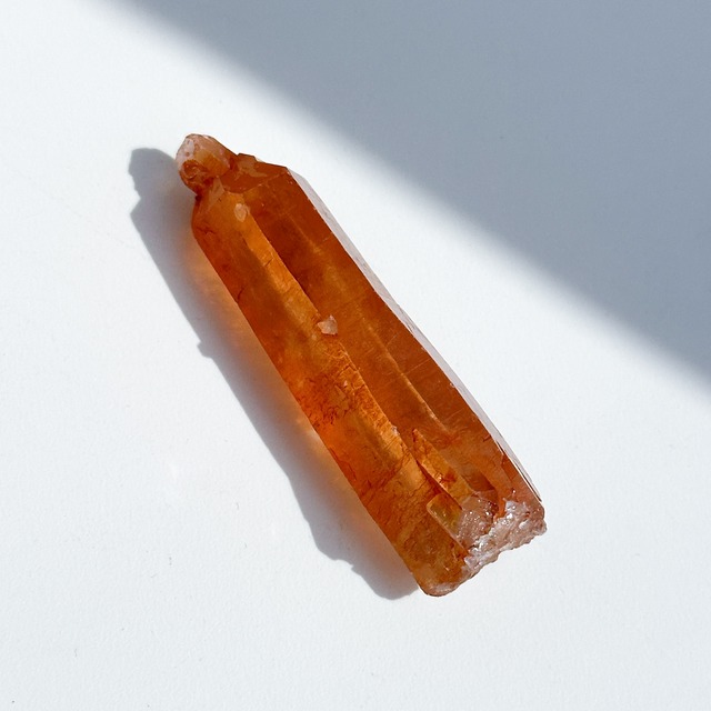 貫入◎セーラ・デ・カブラル産タンジェリンレムリアンクォーツ 原石32◇ Tangerine  Lemurian Quartz ◇ 天然石・鉱物・パワーストーン