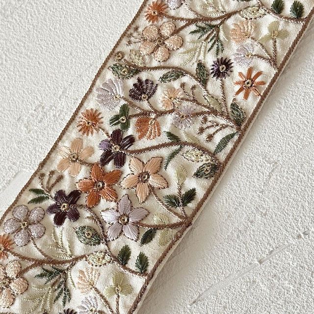 ガーデン　[オレンジグリーン]インド刺繍リボン 3728