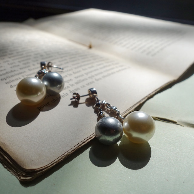 【FRENCH ANTIQUE】SW PEARLS DROP PIERCES