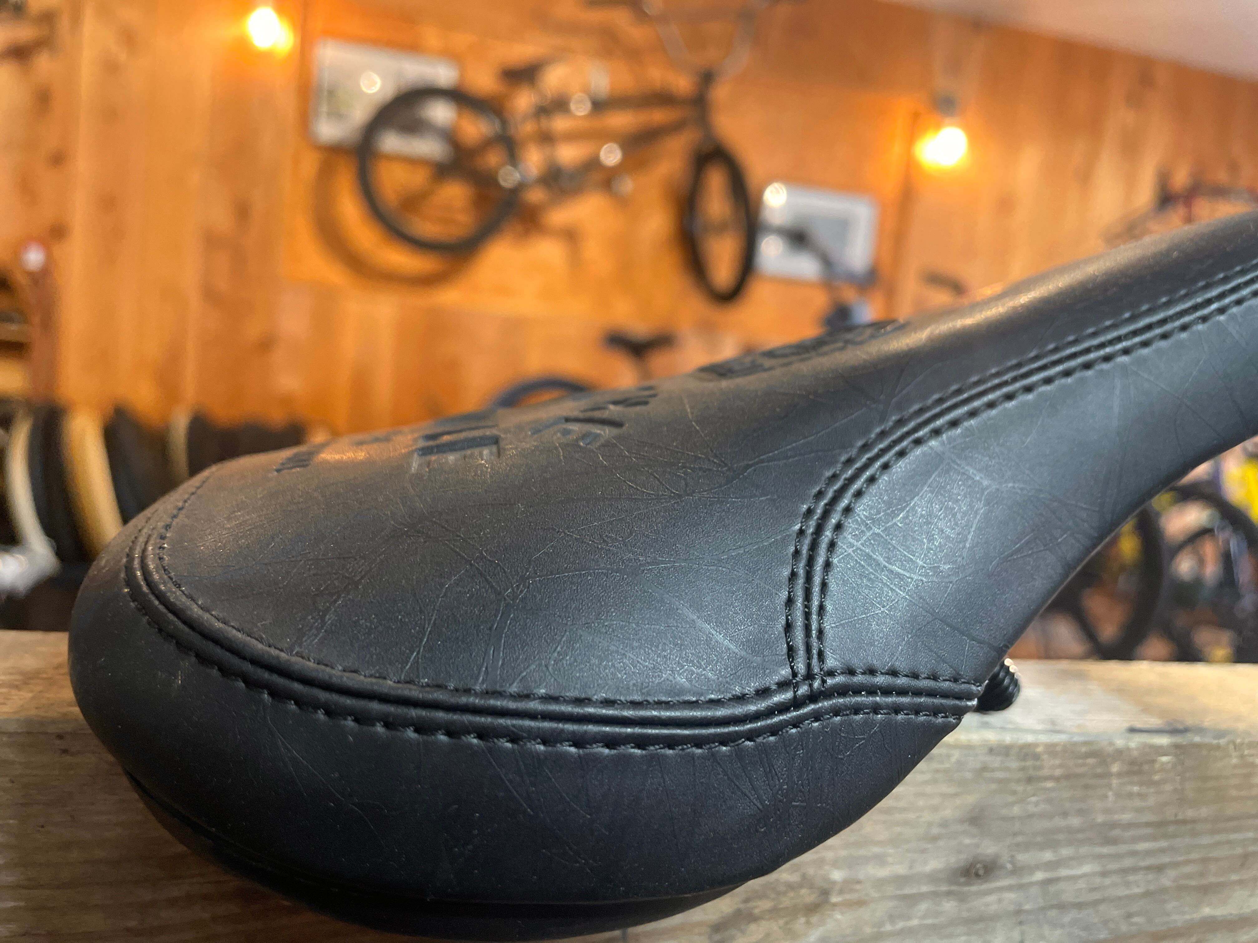WETHEPEOPLE TEAM PIVOTAL SEAT SLIM bmx | MERSYS