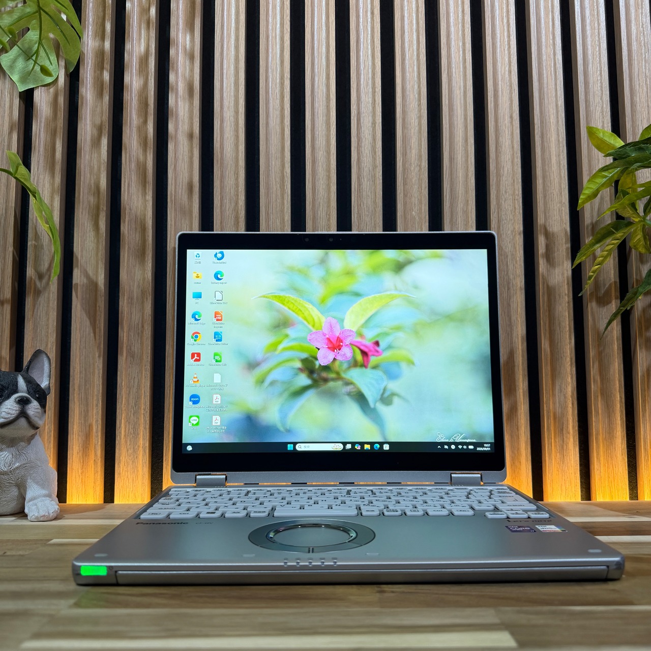 ☘SIMフリー&i7搭載‼️レッツノートQV1☘メモリ16GB☘SSD512GB☘️タッチパネル式☘第11世代☘️ノートパソコン
