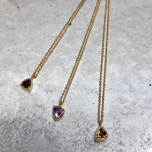 【LN-16SV】Trilliant cut pierced pendant　Ａ/トパーズ　Ｂ/ロンドントパーズ〈再入荷〉　Ｃ/アメジスト　Ｄ/ガーネット〈再入荷〉