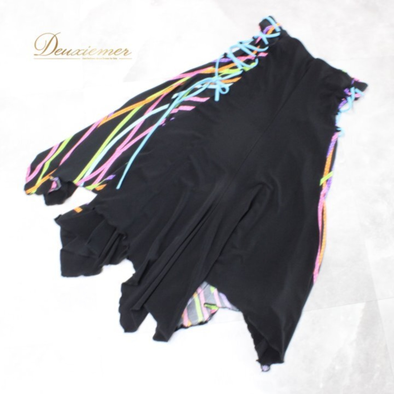 ダンス衣装 社交ダンス レディース レッスンウェア ブラック系 ピンク系 パープル系 ブルー系 グリーン系 イエロー系 オレンジ系 スカート レッスン ステージ衣装 フリンジ風 スカート丈 ミモレ丈風 練習着 ダンス発表会 華やか ブラック 黒 マルチカラー ウエストゴム フレア 切替デザイン 大きく広がる裾 動きやすい ポリエステル ダンスコーデ 社交ダンススカート ラテン モダン 競技 フィット感 伸縮 ストレッチ 柄ラインカラフル 裾広がり 裾フレア 衣装 女子 カラフル スリム見え 黒ベース