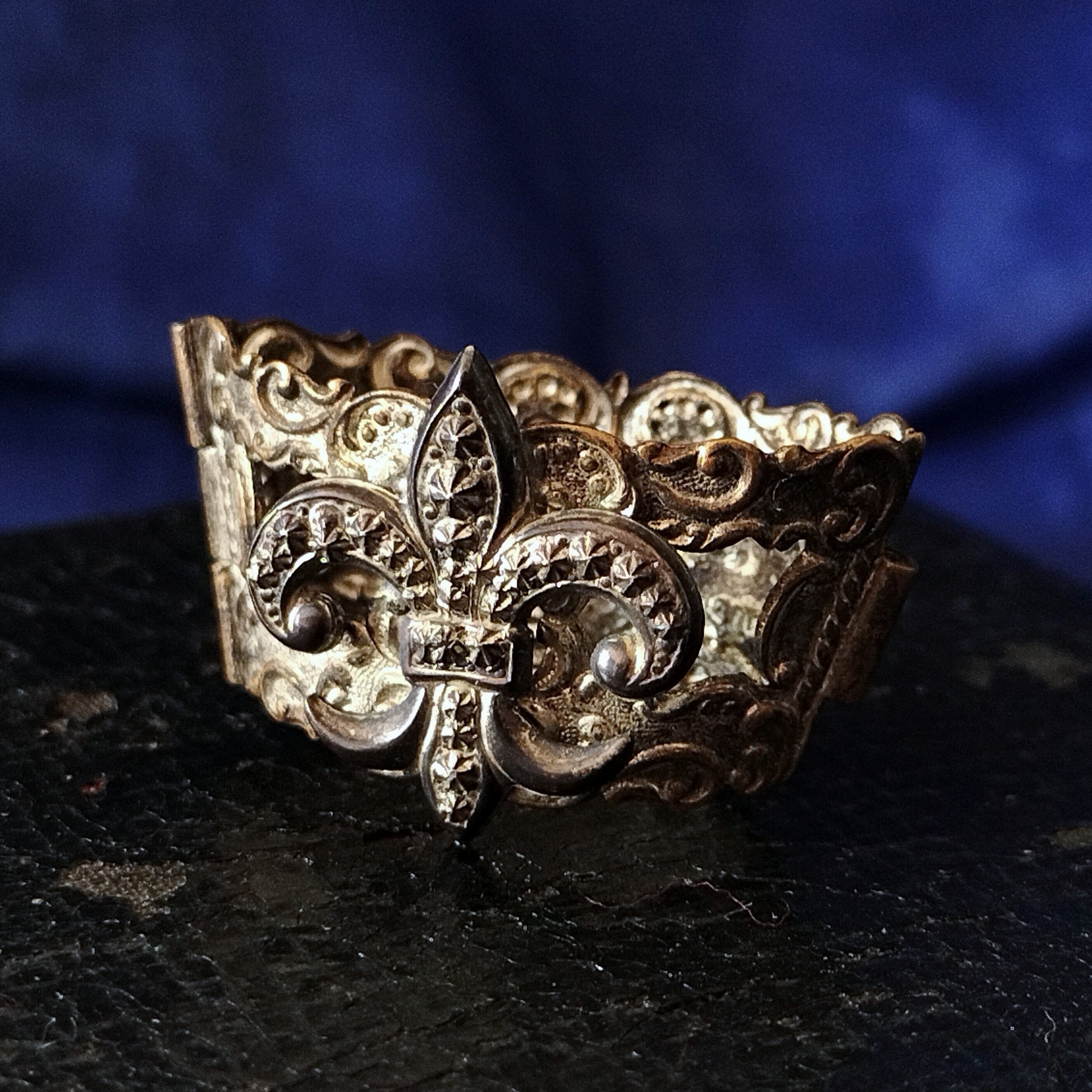 Antique Scarf Ring Clip Fleur de Lis