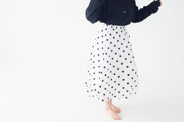<select> feminine dot skirt