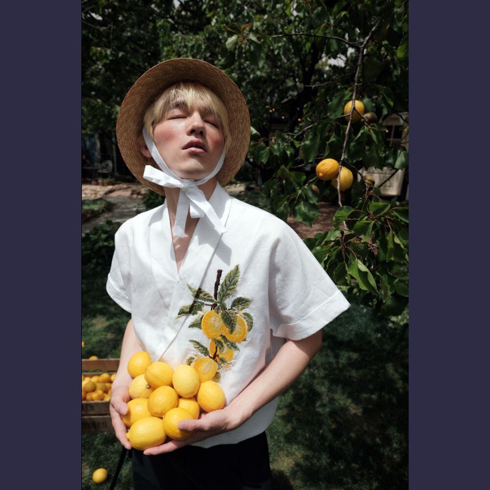 Emago コットンリネンレモンとオレンジ総柄刺繍ワンピース　ホワイト×ブラック Emago コットンリネンレモンとオレンジ総柄刺繍ワンピース ホワイト