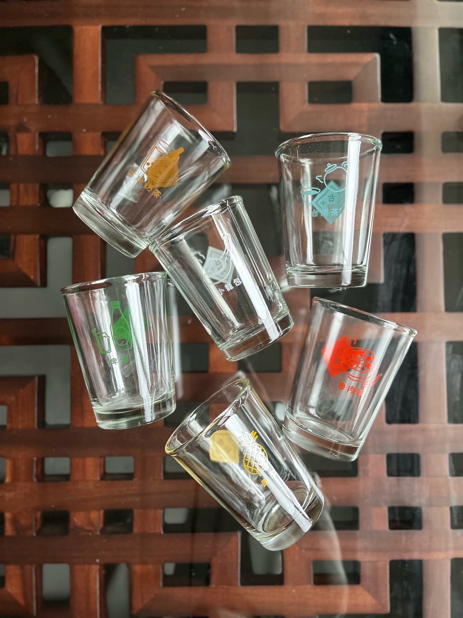台湾ネオン 台湾ビールグラス | 台湾茶藝館 台湾茶カフェ 狐月庵