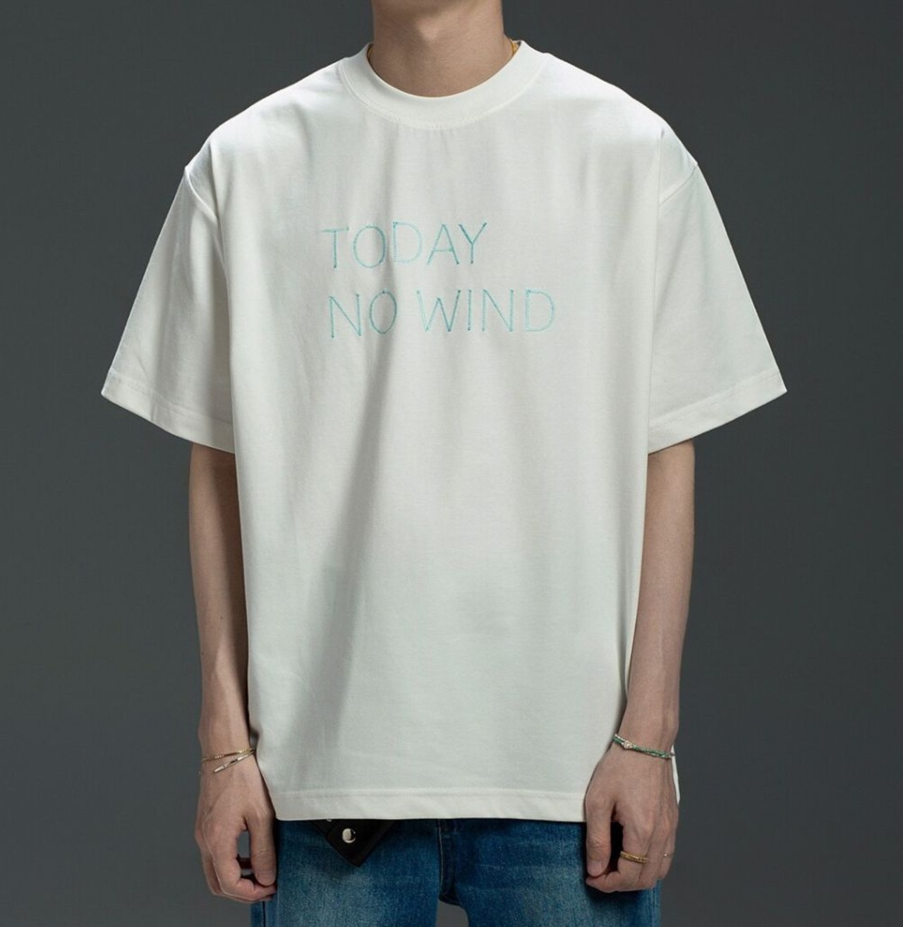 ユニセックス刺繍ロゴ Tシャツ   F0253 - 6
