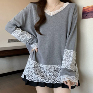 【送料無料】トップス Tシャツ セーター 2色 ロング丈 ゆる 長袖 萌え袖 Vネック Aライン フレア プルオーバー レース 無地 かわいい 大人可愛い 大人女子 こなれ感 シンプル カジュアル 大人 上品 おしゃれ お洒落 ラフ コンサバ エレガント フェミニン ガーリー デート お出かけ お茶会 女子会 休日 授業参観 冬 20代 30代 40代 女性用 レディース ママ 着回し プチプライス カラバリ デイリーユース 普段使い ファッション コーデ スタイル 楽ちん 定番アイテム 着痩せ 垢抜け