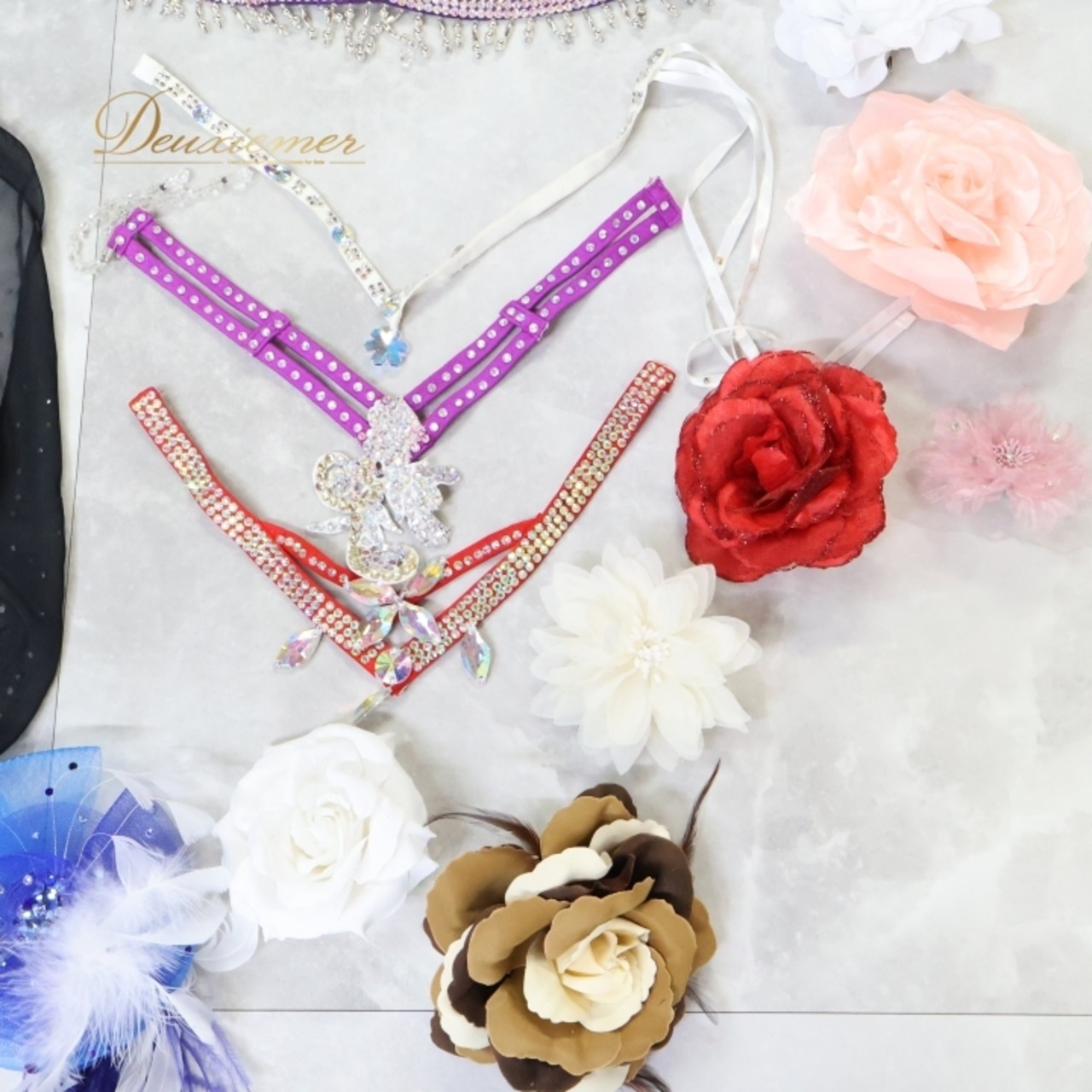 社交ダンス 小物 まとめ売り セット チョーカー ブローチ ヘアアクセサリー 頭飾り ネックレス デモ 競技 ダンス パーティ 発表会 小道具 羽 ビジュー デコレーション おしゃれ カラフル系 スパンコール フェザー アクセント ファッション アイテム エレガント系