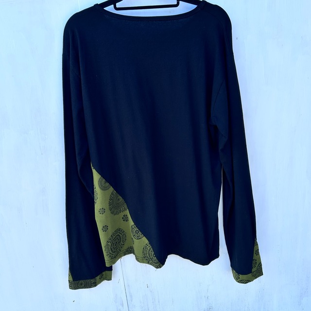 マンダラ柄ロングティシャツ