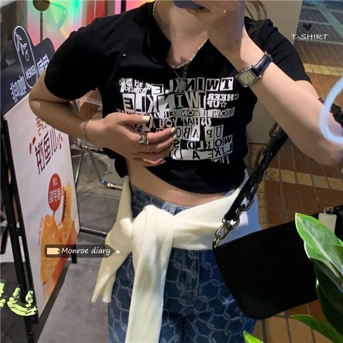 ブラックVネックプリントショートTシャツ サマークロップトップ トップス 夏物 モンロー56847550217