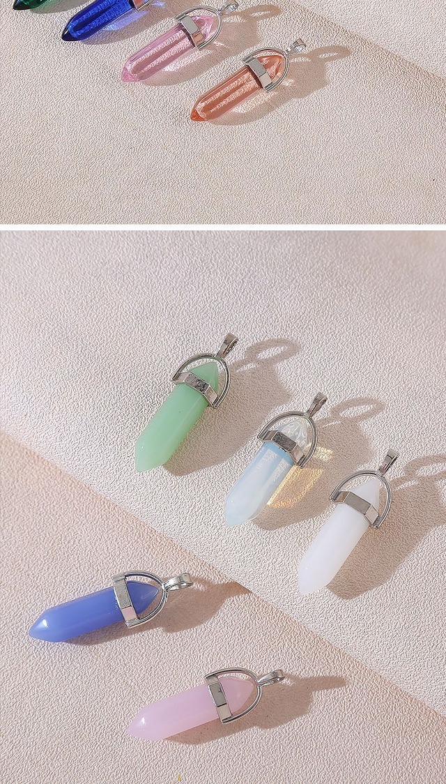 多彩な天然石のペンダント