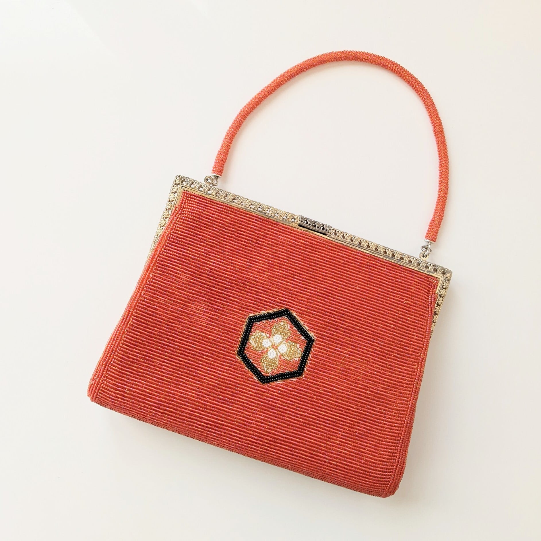 Vintage】ビーズ刺繍バッグ Vintage Beaded Bag 花亀甲柄 Vintage】ビーズ刺繍バッグ Vintage Beaded Bag 花亀甲柄