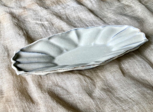 antique shiromoegi 花筏(はないかだ)プレート