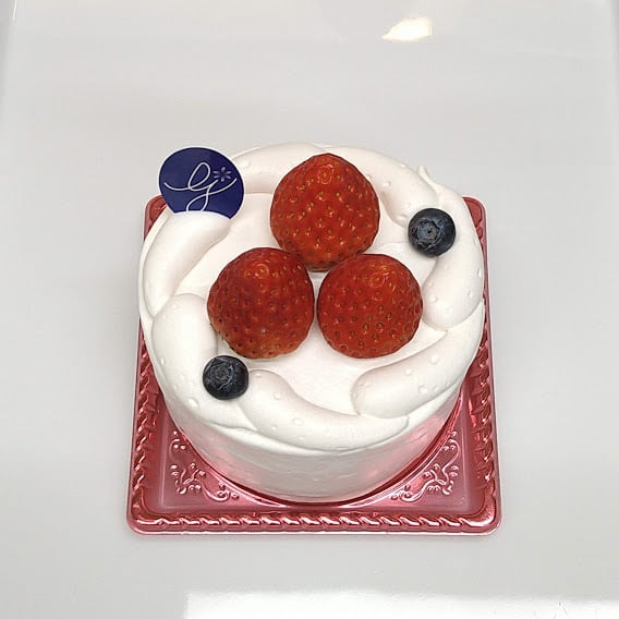 子育て支援割1歳バースデーケーキ　生クリームと湘南苺のデコレーションケーキ　3号