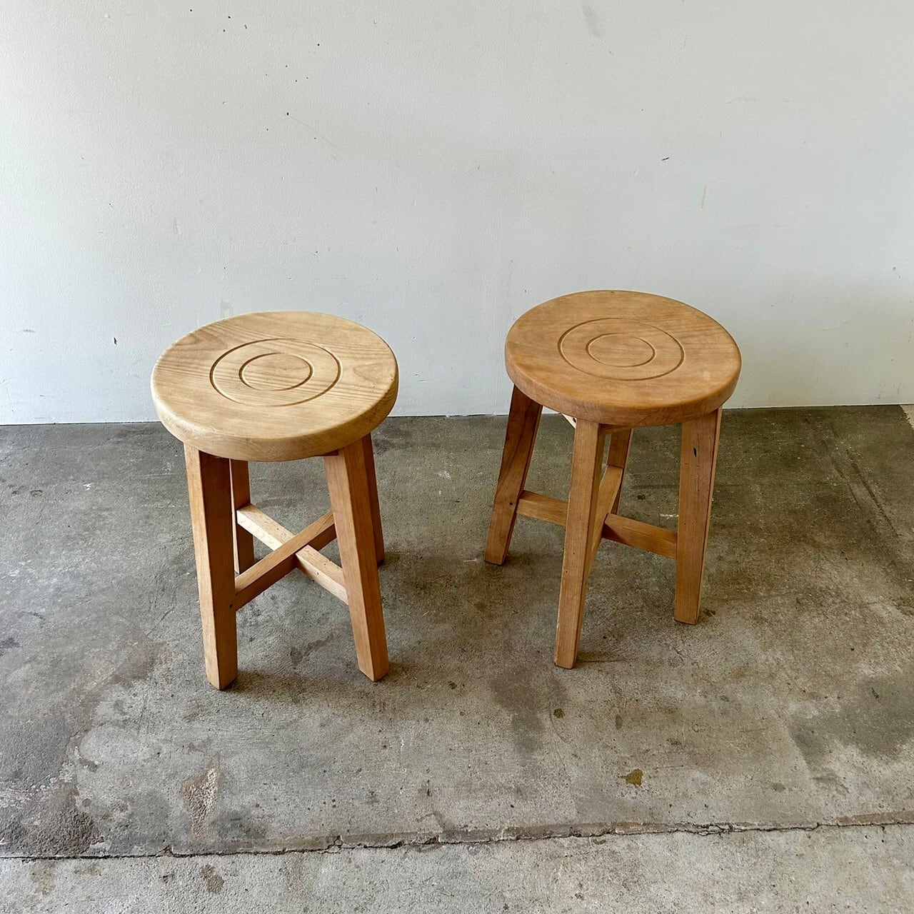 丸椅子　木のスツール　古家具　0800