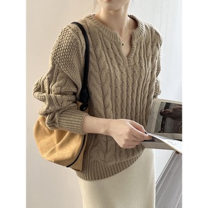 key neck cable knit N30338