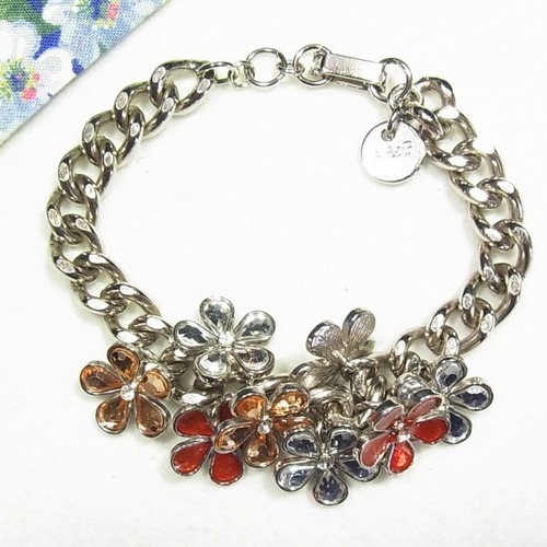 A&F　花のチャームがジャラジャラ下がるブレスレット アクセサリーのセール通販　10167BR