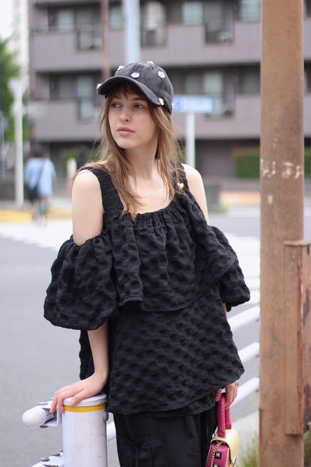 （original)フリルオフショルトップス