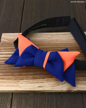 クロスドボウノット オブリークエンド形 蝶ネクタイ(ブルー×ネオンオレンジ) | 斜め端形 オレンジ 青 ブルー
