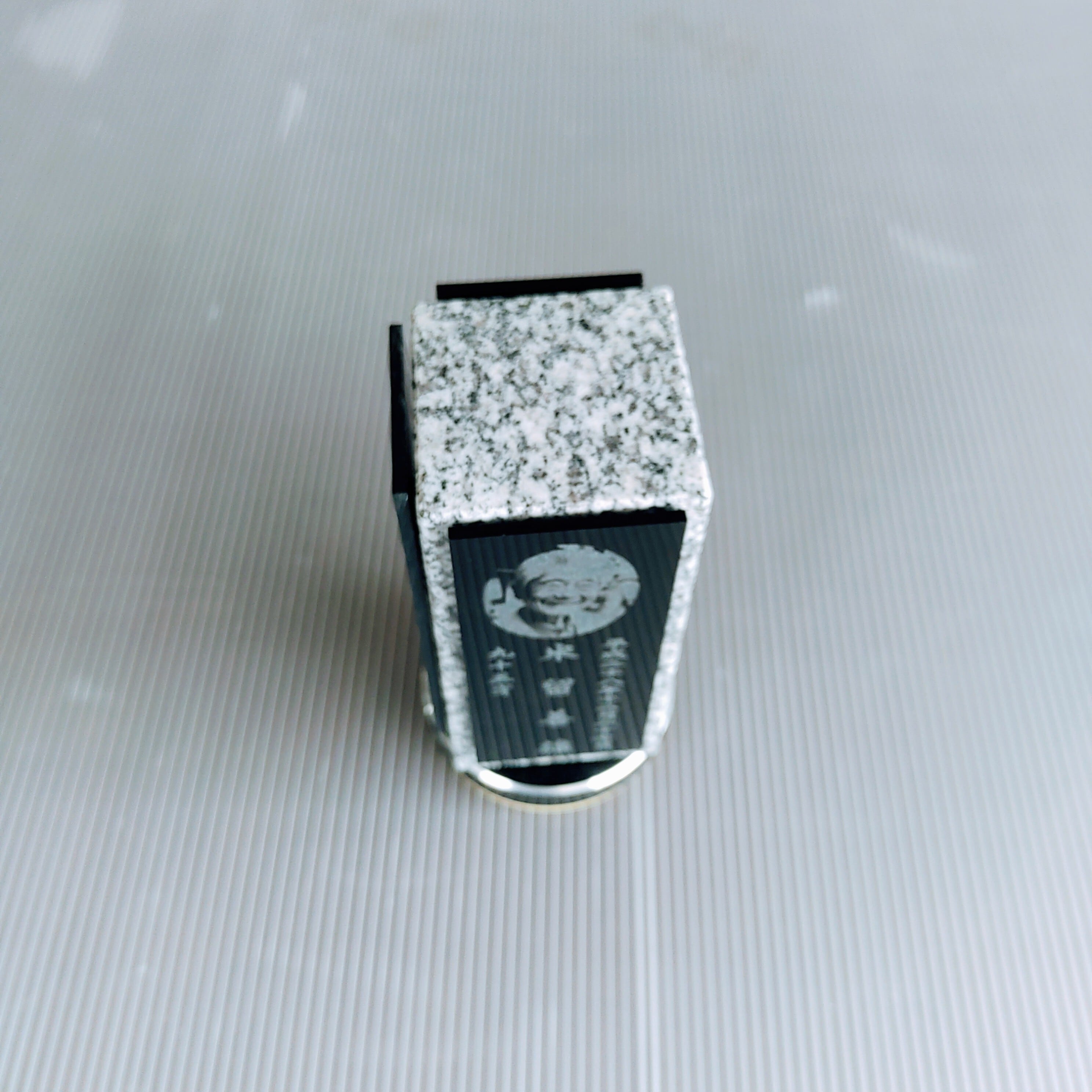 回転位牌　４人用悠想天回　4R50A白　３名様分