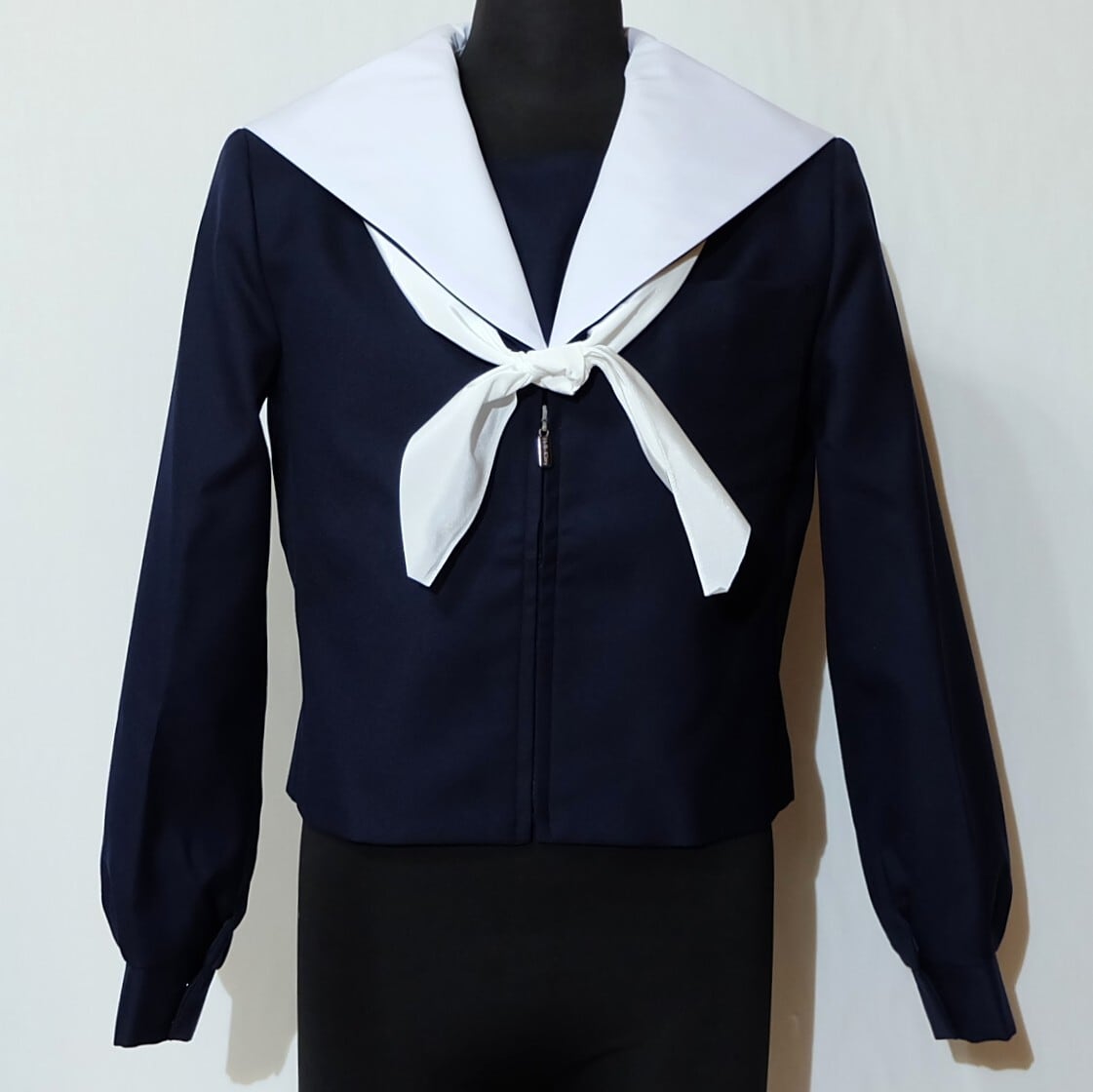旧タイプ 前開 紺色セーラー服 衿カバー リボン付