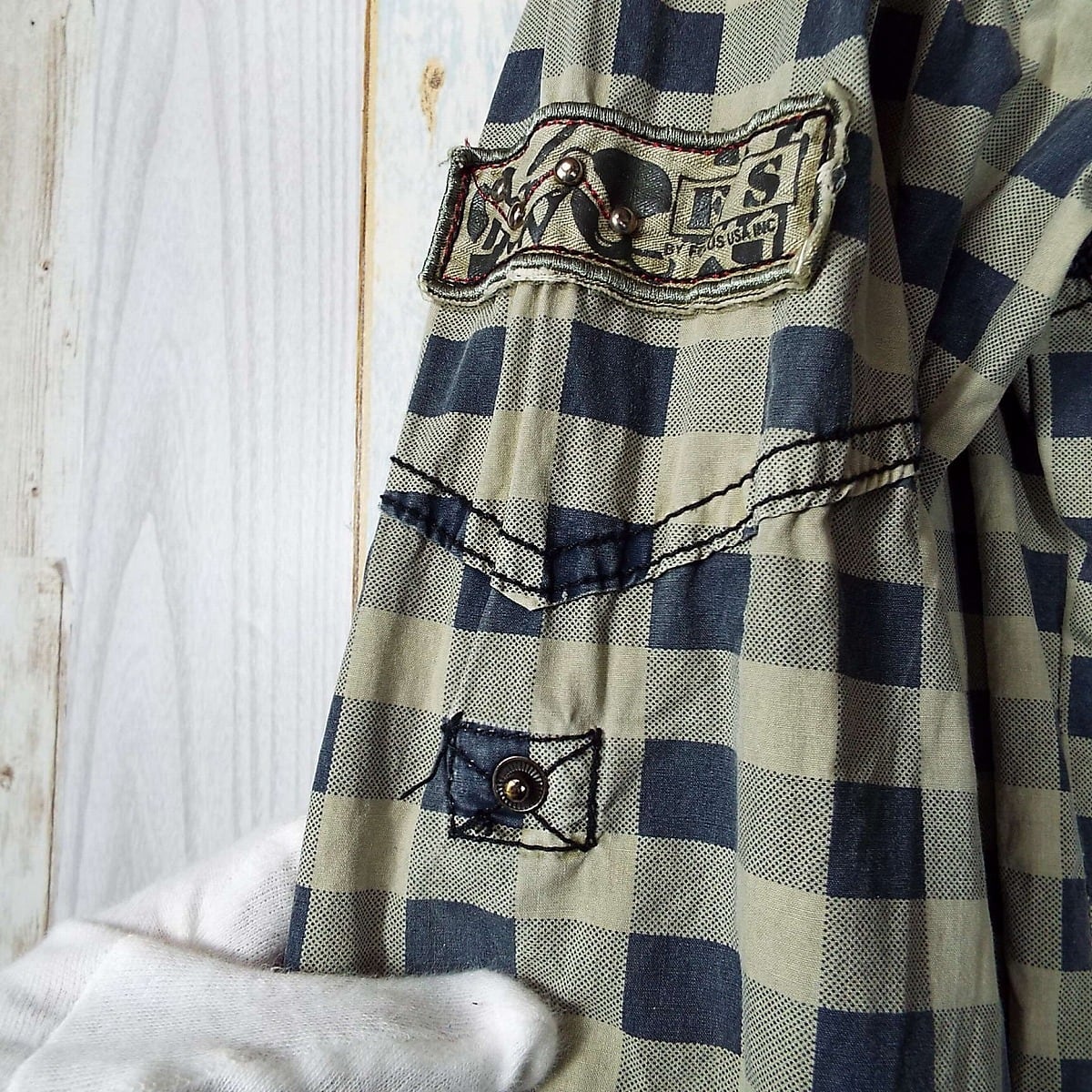 ミリタリー風のチェック柄シャツ】F.U.S.A.I(エフ.ユー.エス.エー