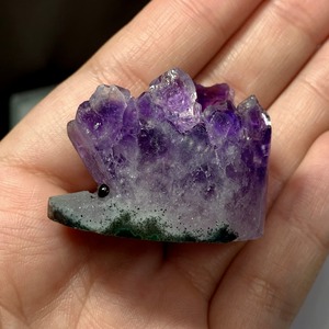 アメジストクラスター・ハリネズミ