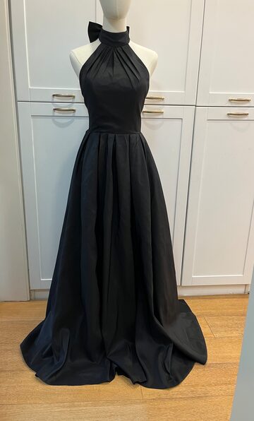 豪華 刺繍プリンセスライン ウェディングドレス ロングトレーン ベール 