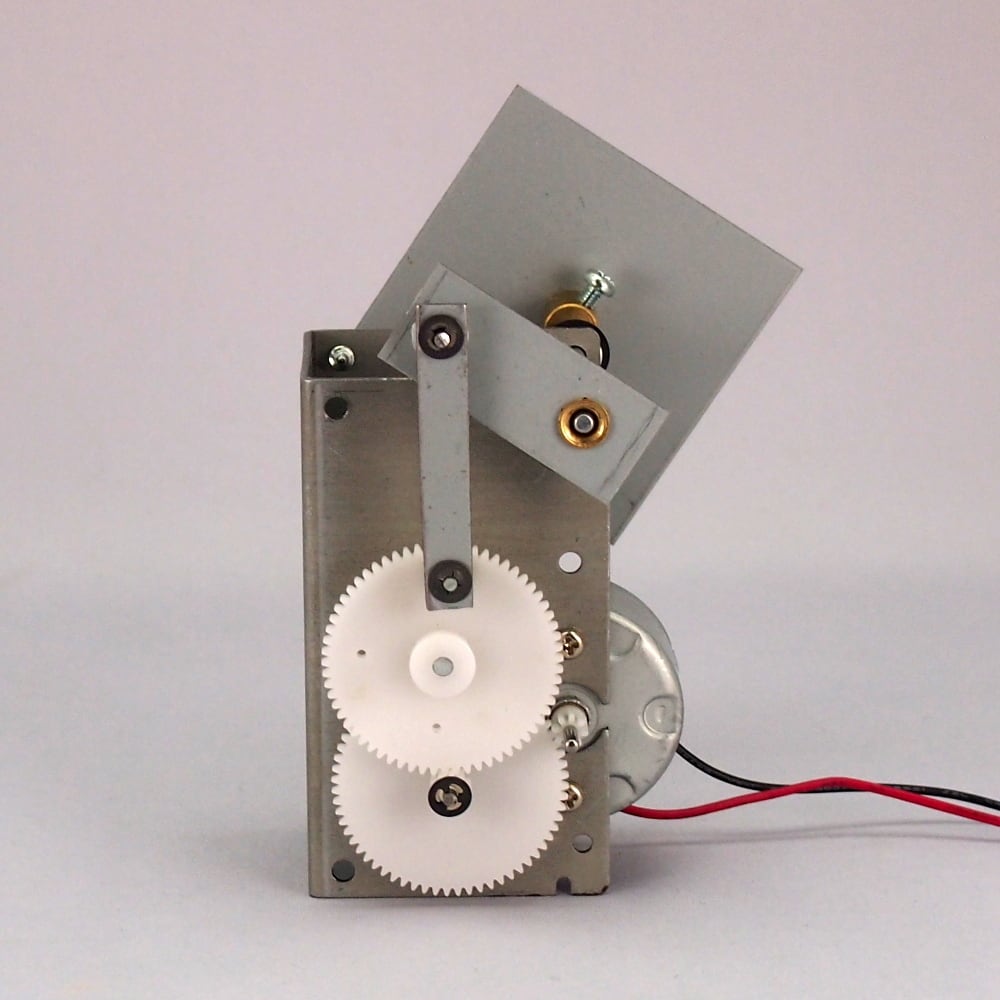 SM-13 スイングモーター 単一乾電池用電池BOX付 | 国際ディスプレイ